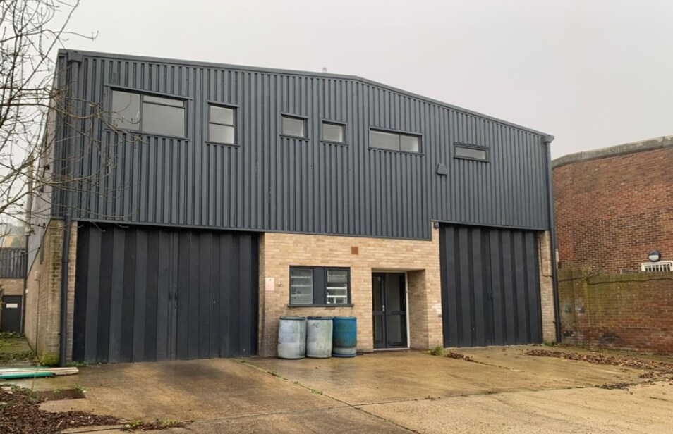 121 Oakfield road, London for lease Primary Photo- Image 1 of 2