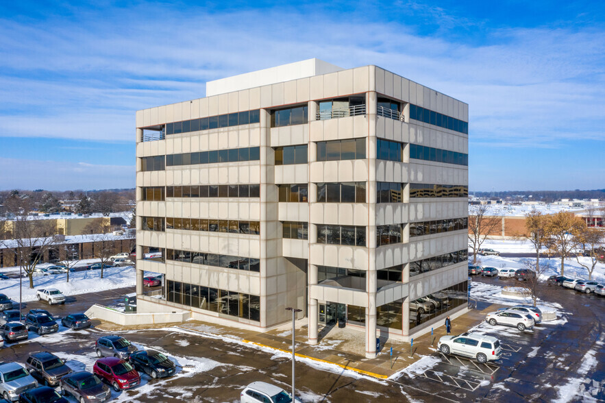 5151 Edina Industrial Blvd, Edina, MN à vendre - Photo principale - Image 1 de 1