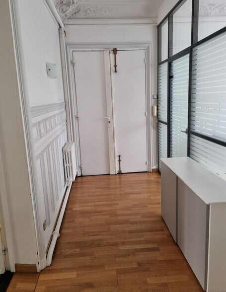 14 Rue De Berri, Paris à louer - Photo du bâtiment - Image 2 de 19
