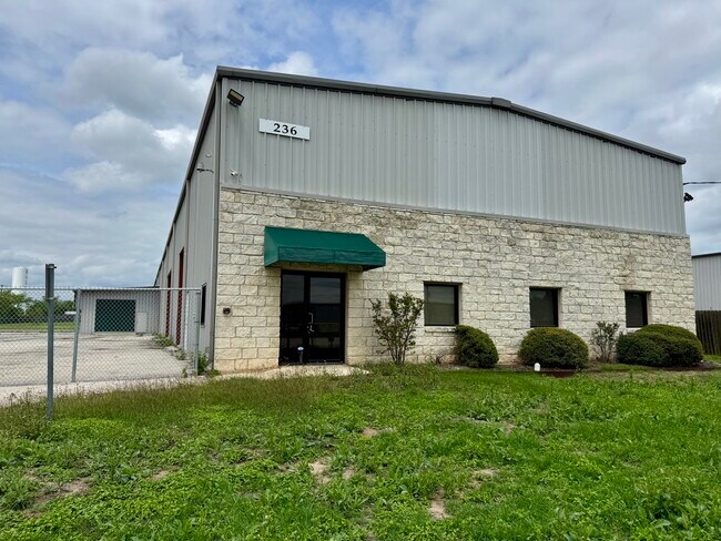 Plus de détails pour 236 Trademark Dr, Buda, TX - Industriel à louer