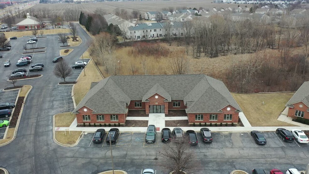 3949 75th St, Aurora, IL à vendre - Vidéo sur l’inscription commerciale - Image 2 de 8