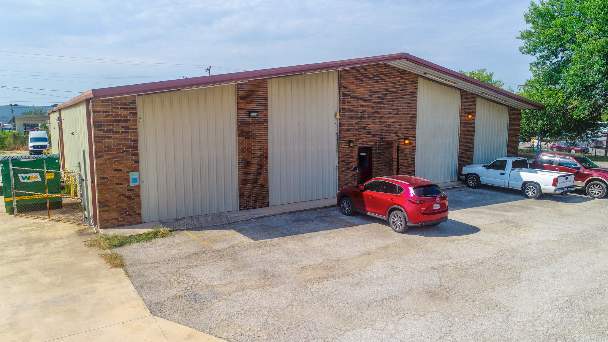 4702 Dodge St, San Antonio, TX for lease Building Photo- Image 1 of 5