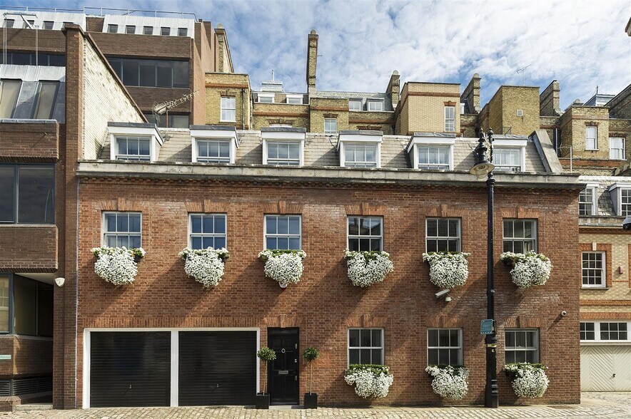 20-22 Grosvenor Gardens Mews N, Londres à louer - Photo du bâtiment - Image 2 de 2