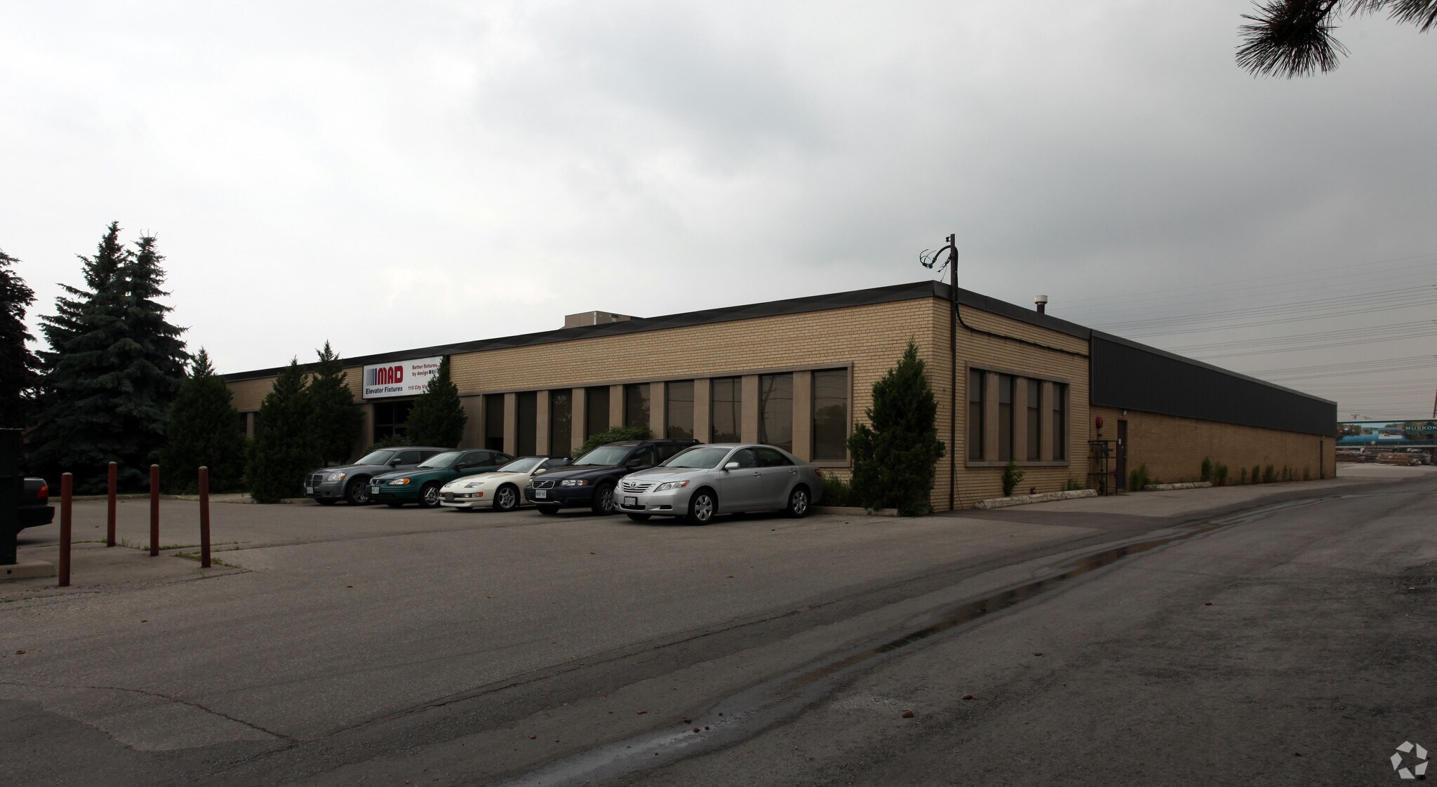 115 City View Dr, Toronto, ON for sale Primary Photo- Image 1 of 1