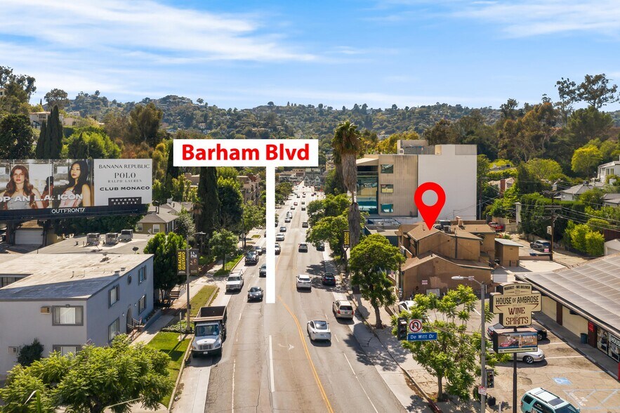 3325 Barham Blvd, Los Angeles, CA à louer - Photo du bâtiment - Image 3 de 20