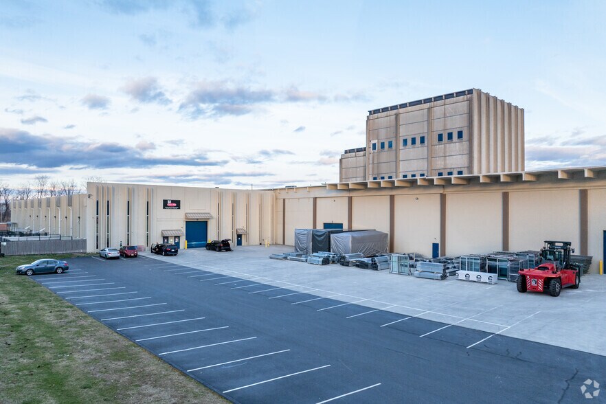 53 Ayer Rd, Littleton, MA à louer - Photo du bâtiment - Image 1 de 14