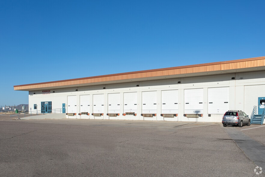 2810 E Airport Dr, Tucson, AZ for lease - Building Photo - Image 2 of 6