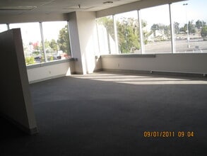 3900 NewPark Mall Rd, Newark, CA à louer Photo intérieure- Image 1 de 3