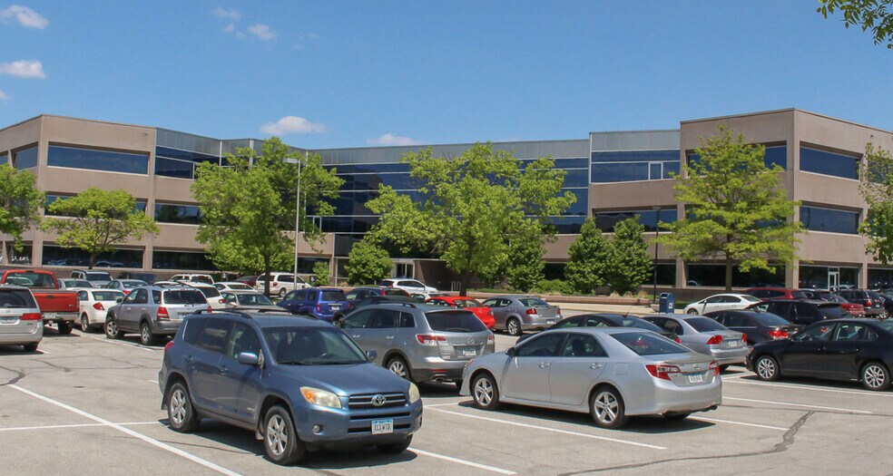 500 SW 7th St, Des Moines, IA à louer - Photo du bâtiment - Image 2 de 15
