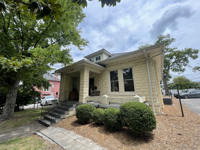 1204 16th Ave S, Nashville, TN à vendre - Photo du bâtiment - Image 1 de 1