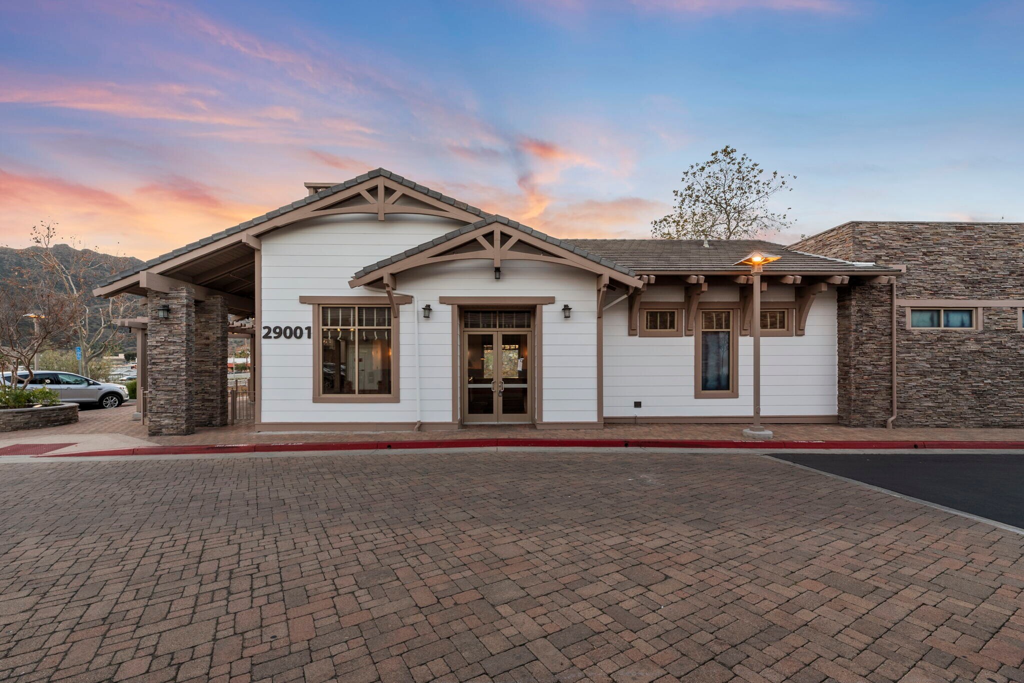 29001 Canwood St, Agoura Hills, CA à louer Photo intérieure- Image 1 de 6