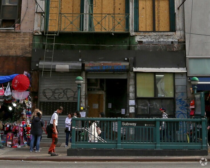 255A Canal St, New York, NY à louer - Photo du bâtiment - Image 3 de 13