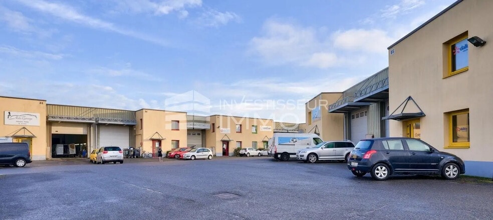 Flex in Pontault-Combault for lease - Building Photo - Image 3 of 7