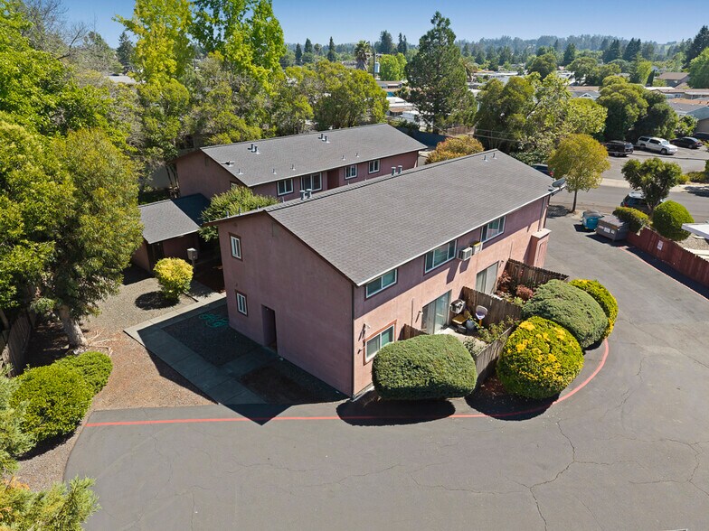 7488 Bridgit Dr, Rohnert Park, CA à vendre - Photo du bâtiment - Image 3 de 40