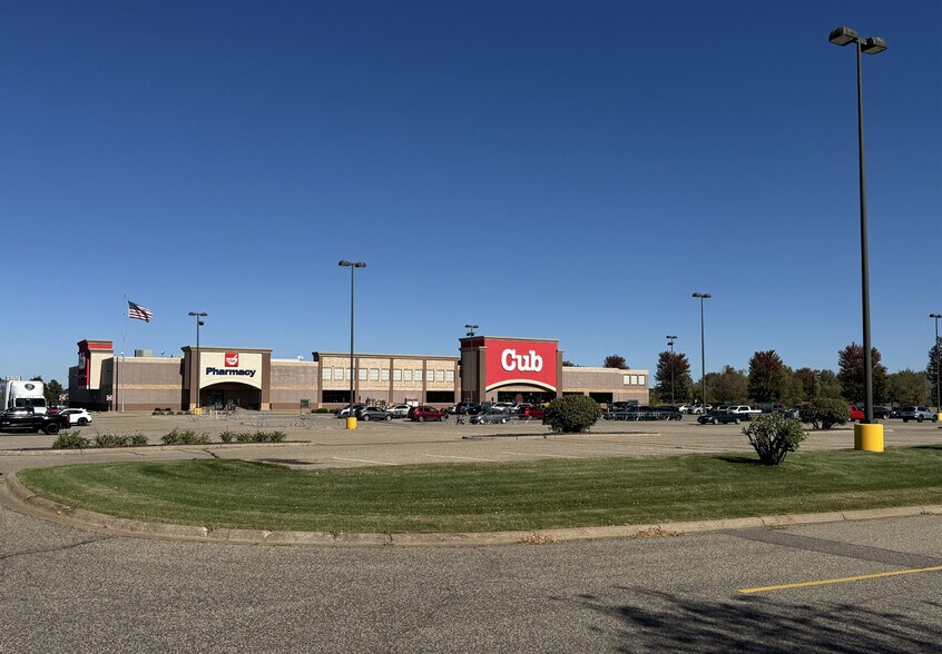 13855 Rogers Dr, Rogers, MN à louer - Photo du bâtiment - Image 2 de 2