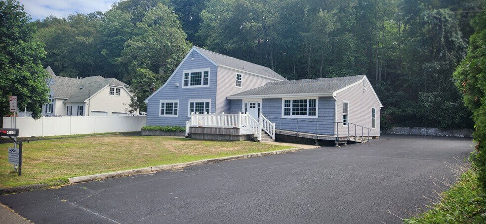 410 E Main St, Centerport, NY à vendre - Photo du bâtiment - Image 2 de 36