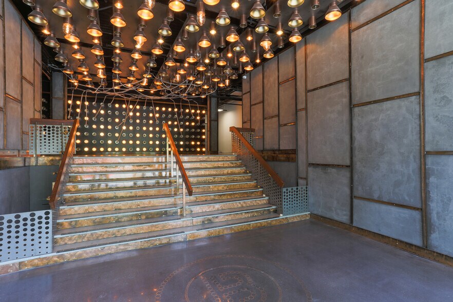 10 County Center Rd, White Plains, NY à louer - Hall d’entrée - Image 1 de 7