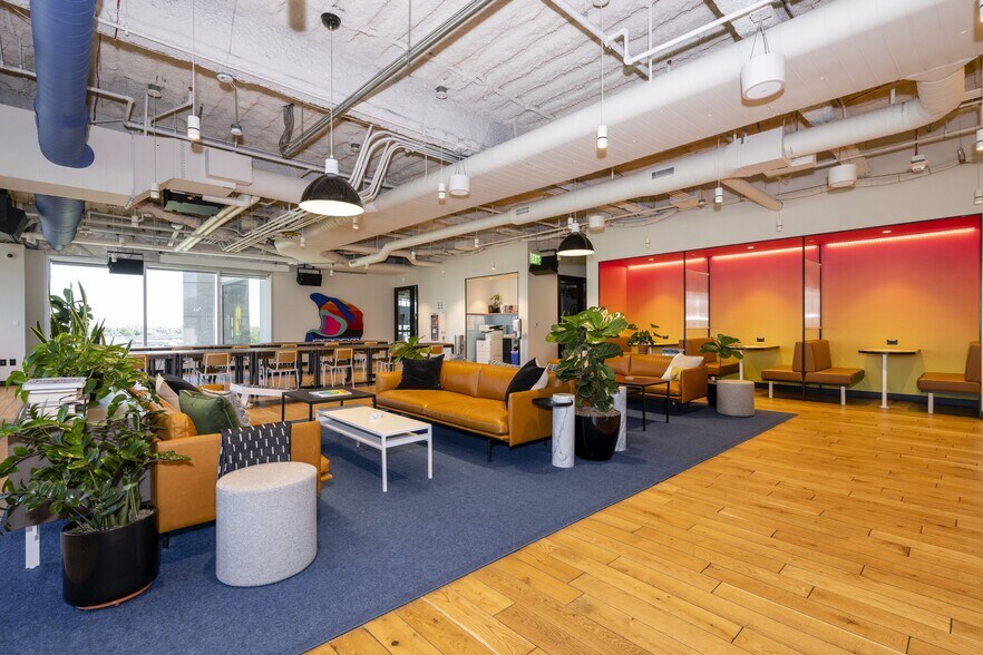 333 W San Carlos St, San Jose, CA à louer - Photo intérieure - Image 3 de 26