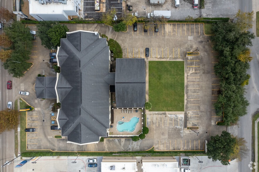 6221 Richmond Ave, Houston, TX for sale - Aerial - Image 3 of 38