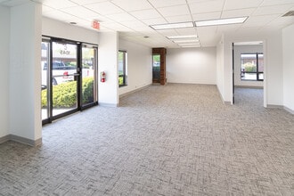 1803 Hicks Rd, Rolling Meadows, IL for lease Interior Photo- Image 2 of 6