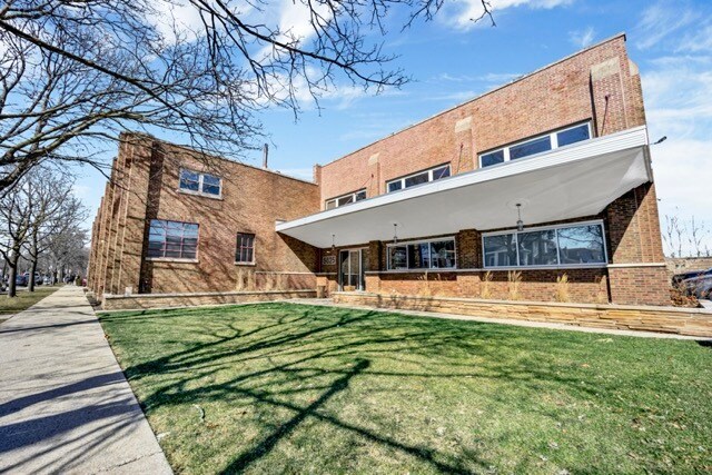 6625 N Avondale Ave, Chicago, IL à louer Photo du bâtiment- Image 1 de 8