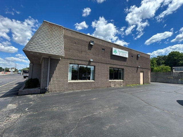 3707 30th Ave, Kenosha, WI for sale - Building Photo - Image 3 of 15