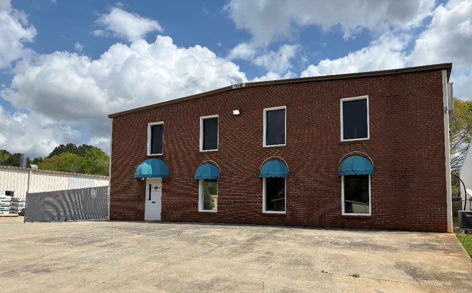 155 Industrial Way, Fayetteville, GA for sale - Building Photo - Image 2 of 6
