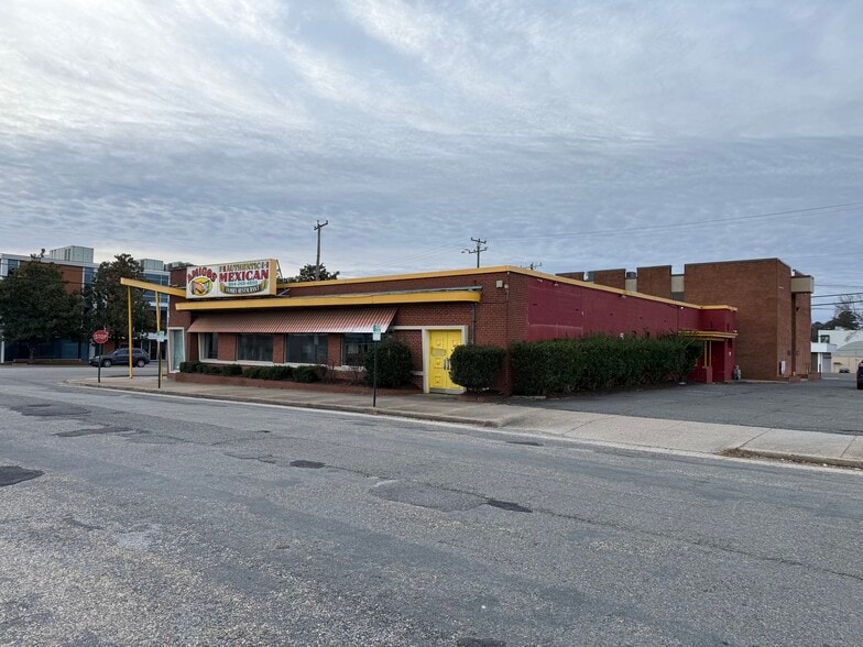 1808 Staples Mill Rd, Richmond, VA for sale - Building Photo - Image 2 of 15