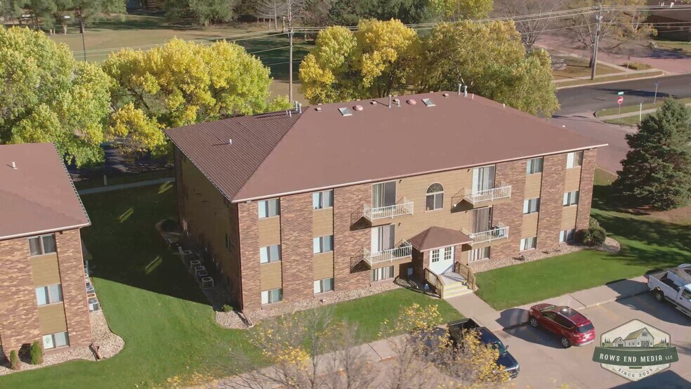 Mitchell (SD) 180-unit MF Portfolio portefeuille de 3 propriétés à vendre sur LoopNet.ca - Vidéo sur l’inscription commerciale - Image 2 de 118