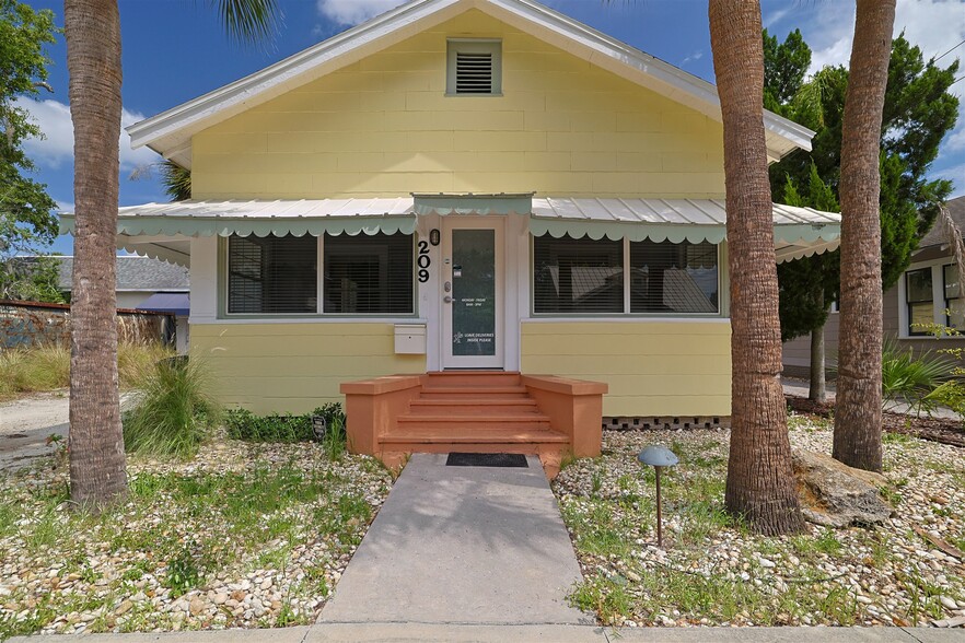 209 Downing St, New Smyrna Beach, FL for sale - Building Photo - Image 2 of 29