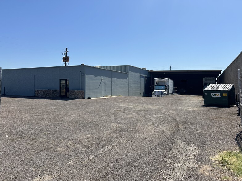 4239 N 40th Ave, Phoenix, AZ for lease - Building Photo - Image 1 of 16