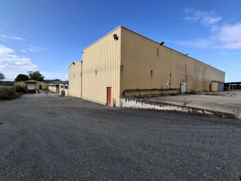 Flex in Saint-Trivier-sur-Moignans for lease - Building Photo - Image 3 of 7