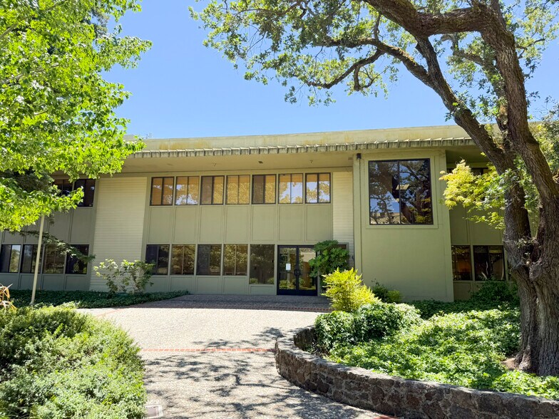 7655 Redwood Blvd, Novato, CA à louer - Photo du bâtiment - Image 3 de 8