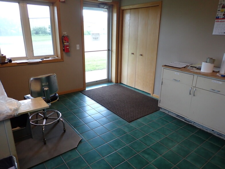 940 6th Ave NE, Milaca, MN for sale - Building Photo - Image 3 of 7