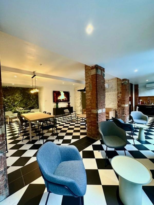 Office in Toulouse for lease Interior Photo- Image 1 of 9