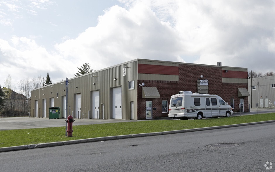 61 Rue Gaston-Dumoulin, Blainville, QC for sale - Building Photo - Image 2 of 2
