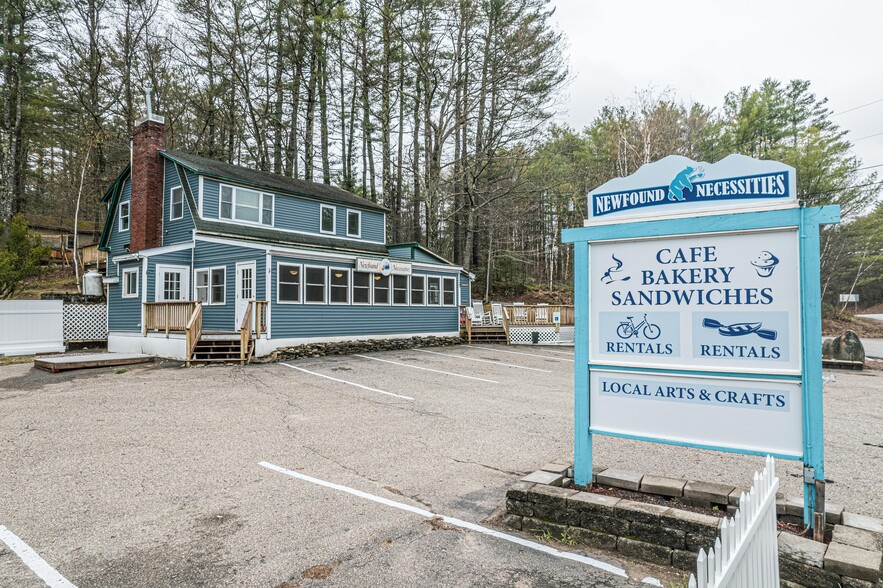 11 Hobart Rd, Bristol, NH à vendre - Photo du bâtiment - Image 1 de 1