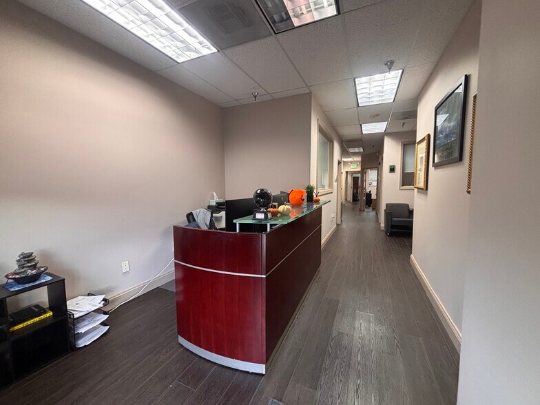 8227 Cloverleaf Dr, Millersville, MD à vendre - Photo du bâtiment - Image 3 de 6