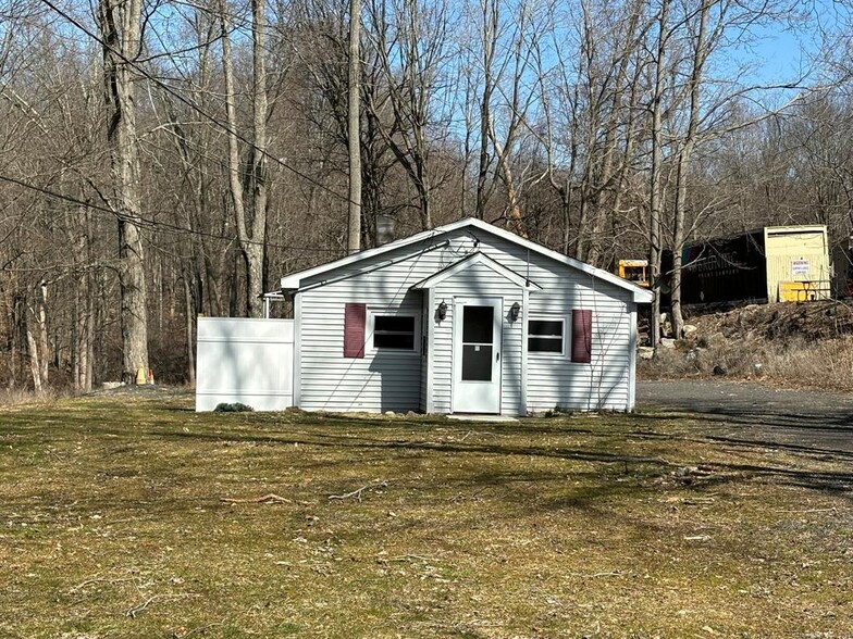 130 Union City Rd, Prospect, CT for sale - Building Photo - Image 1 of 1