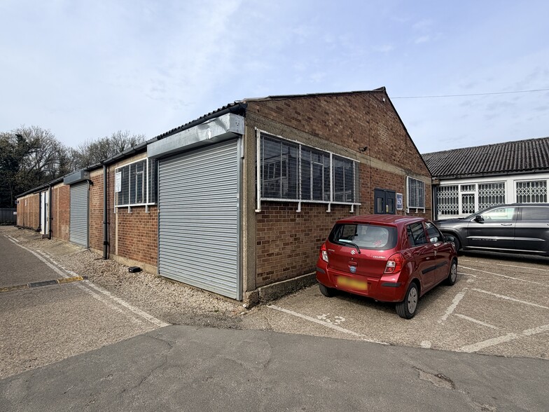 16 Mimram Rd, Hertford for lease - Building Photo - Image 3 of 19