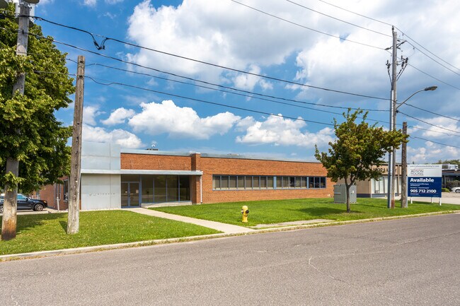 Plus de détails pour 90 Wingold Ave, Toronto, ON - Bureau à louer