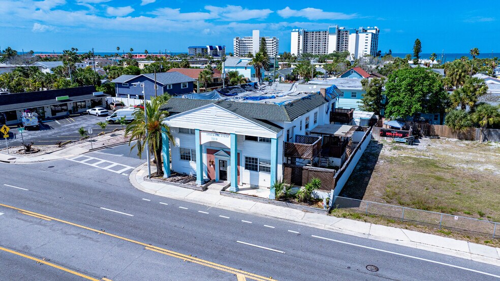 7210 Gulf Blvd, St Pete Beach, FL à vendre - Photo du bâtiment - Image 3 de 13