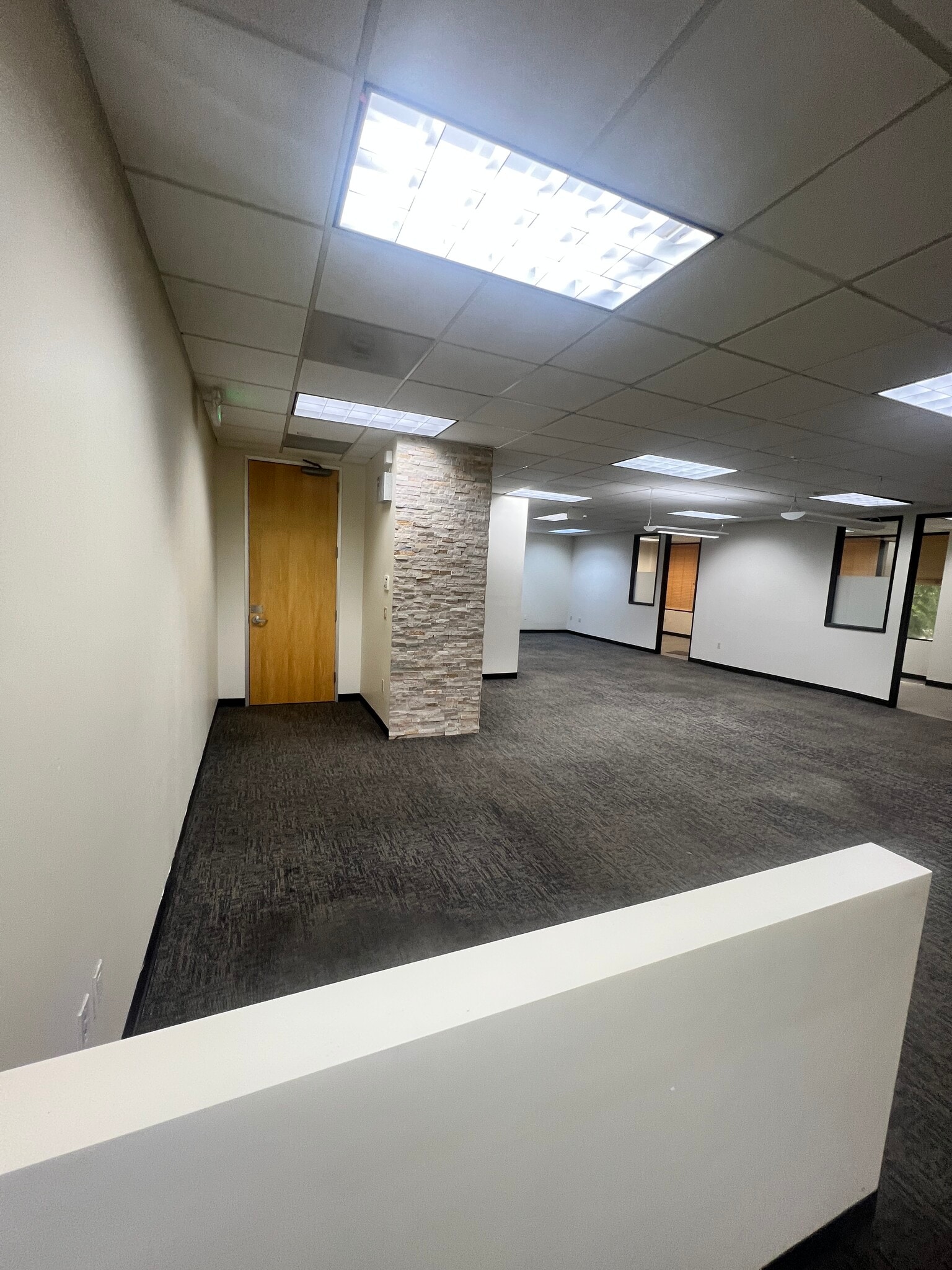 5900 Canoga Ave, Woodland Hills, CA for lease Interior Photo- Image 1 of 12
