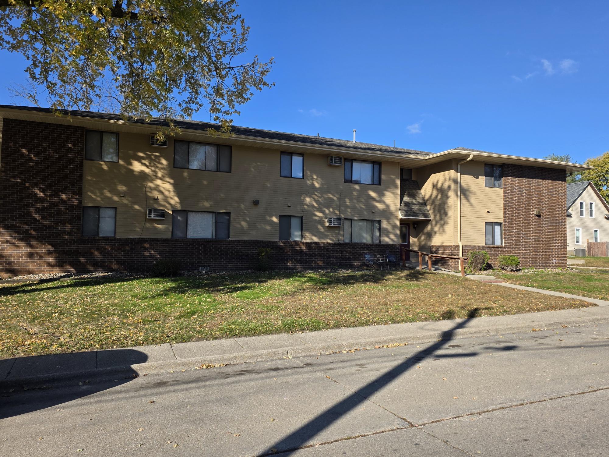 115 S 5th Ave W, Newton, IA à vendre Photo principale- Image 1 de 5