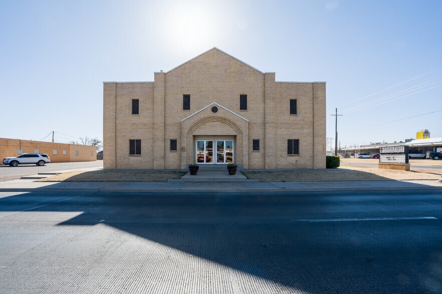 1809 34th St, Lubbock, TX à vendre - Photo du bâtiment - Image 3 de 66