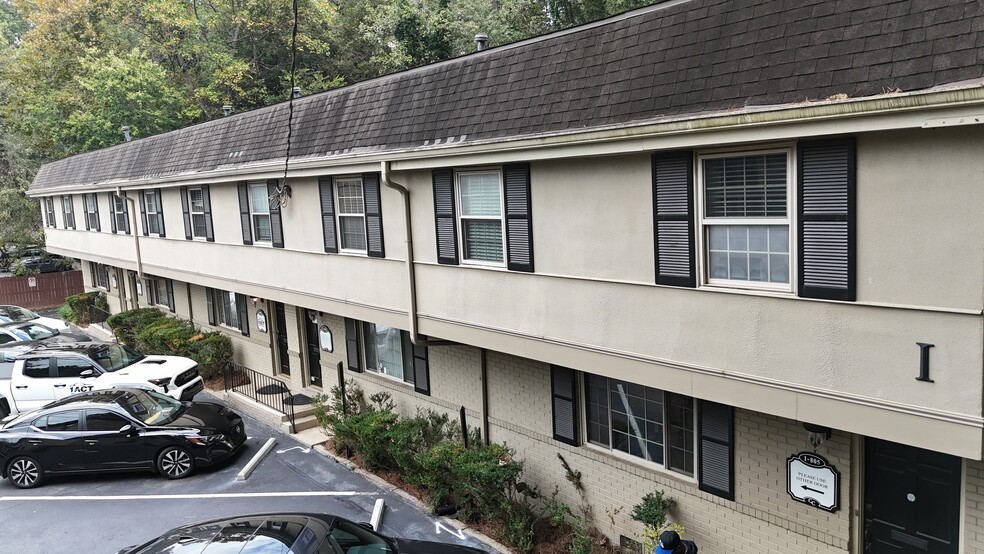 4651 Roswell Rd NE, Atlanta, GA à louer - Photo du bâtiment - Image 2 de 17