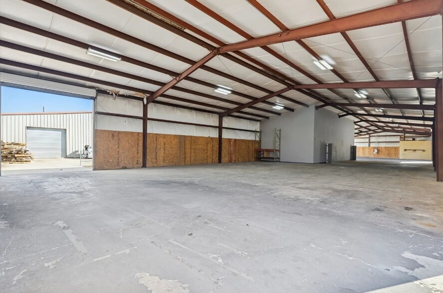 1508 S Frazier St, Conroe, TX for lease - Interior Photo - Image 2 of 3