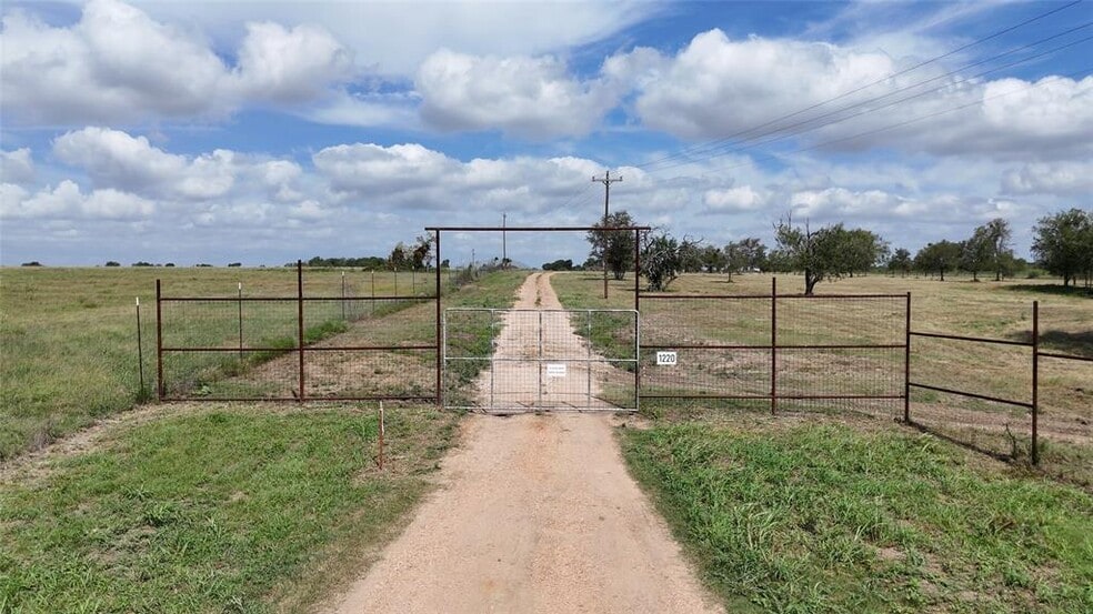 000 Watterson Rd, Red Rock, TX à vendre - Photo du bâtiment - Image 2 de 15