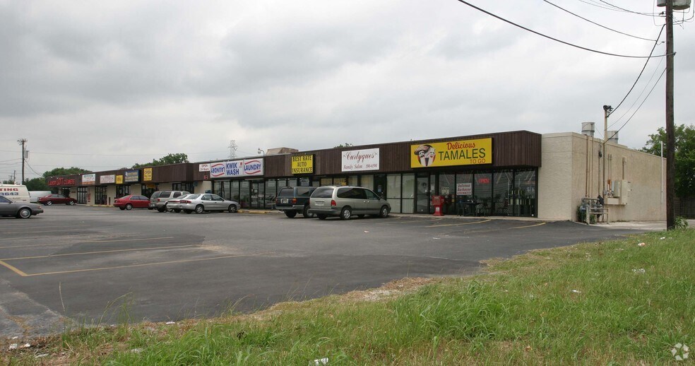 13513-13533 Nacogdoches Rd, San Antonio, TX à louer - Photo du bâtiment - Image 2 de 10