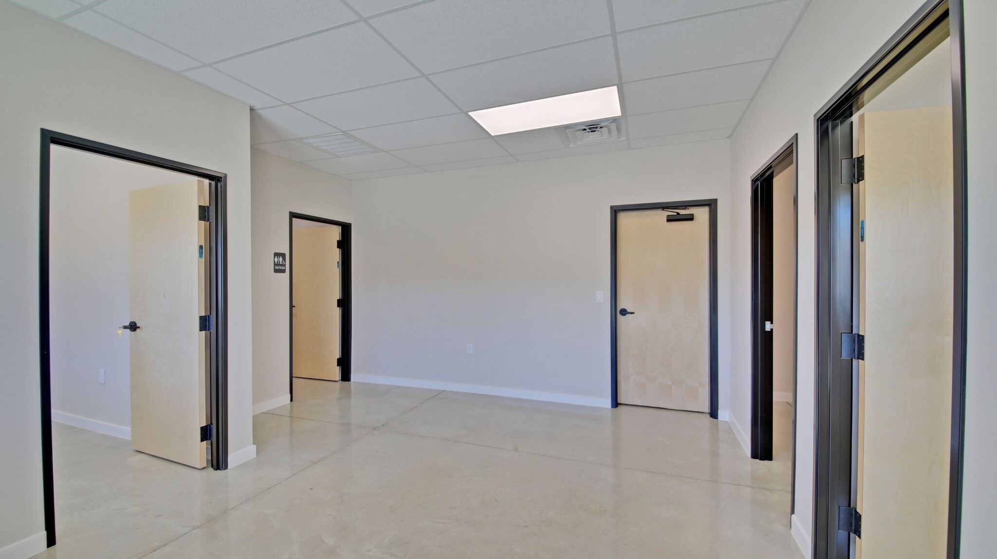720 S Bell Blvd, Cedar Park, TX for lease Interior Photo- Image 1 of 4
